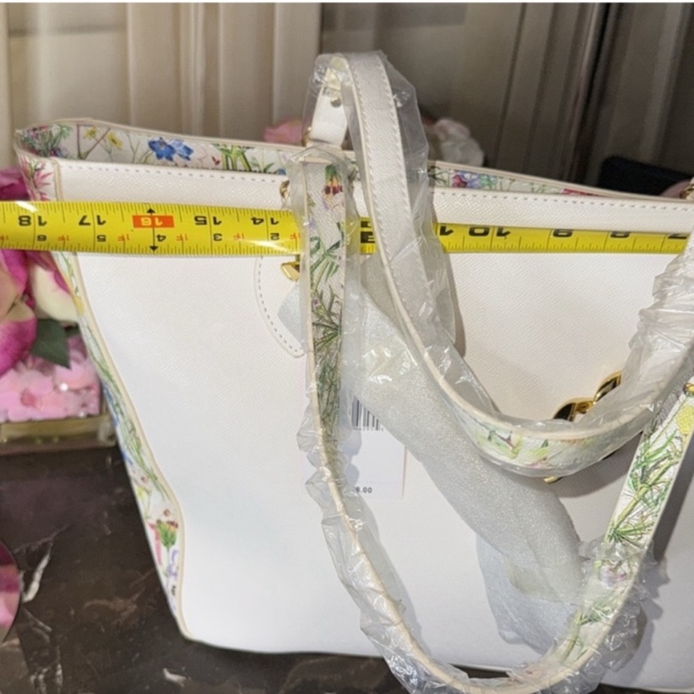 Betsey Johnson White Tote with Floral Trim and Gold Chain NWT - Picture 11 of 12